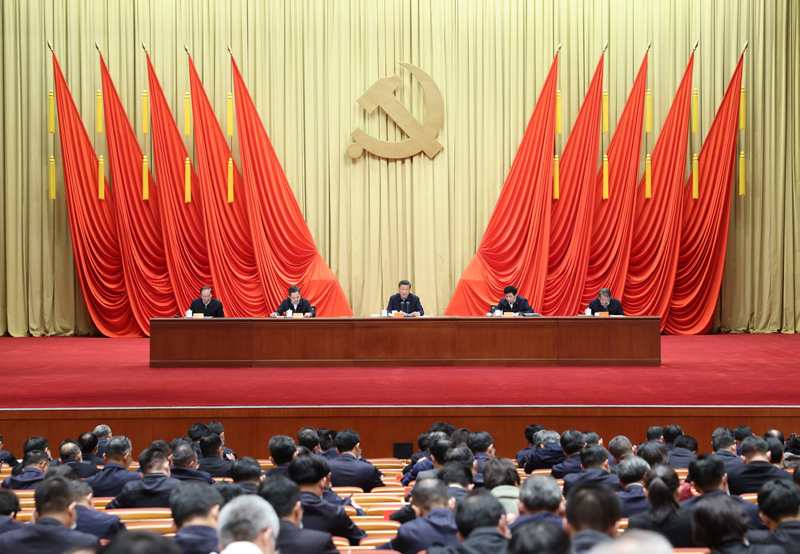 3月1日，2022年春季学期中央党校（国度行政学院）中青年干部培训班在中央党？。中共中央总书记、国度主席、中央军委主席习近平在开班式上颁发沉要讲话。 新华社记者 刘彬 摄